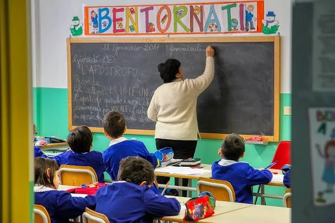 Docenti italiani: motivazione al 96%, soddisfazione stipendio al 23%