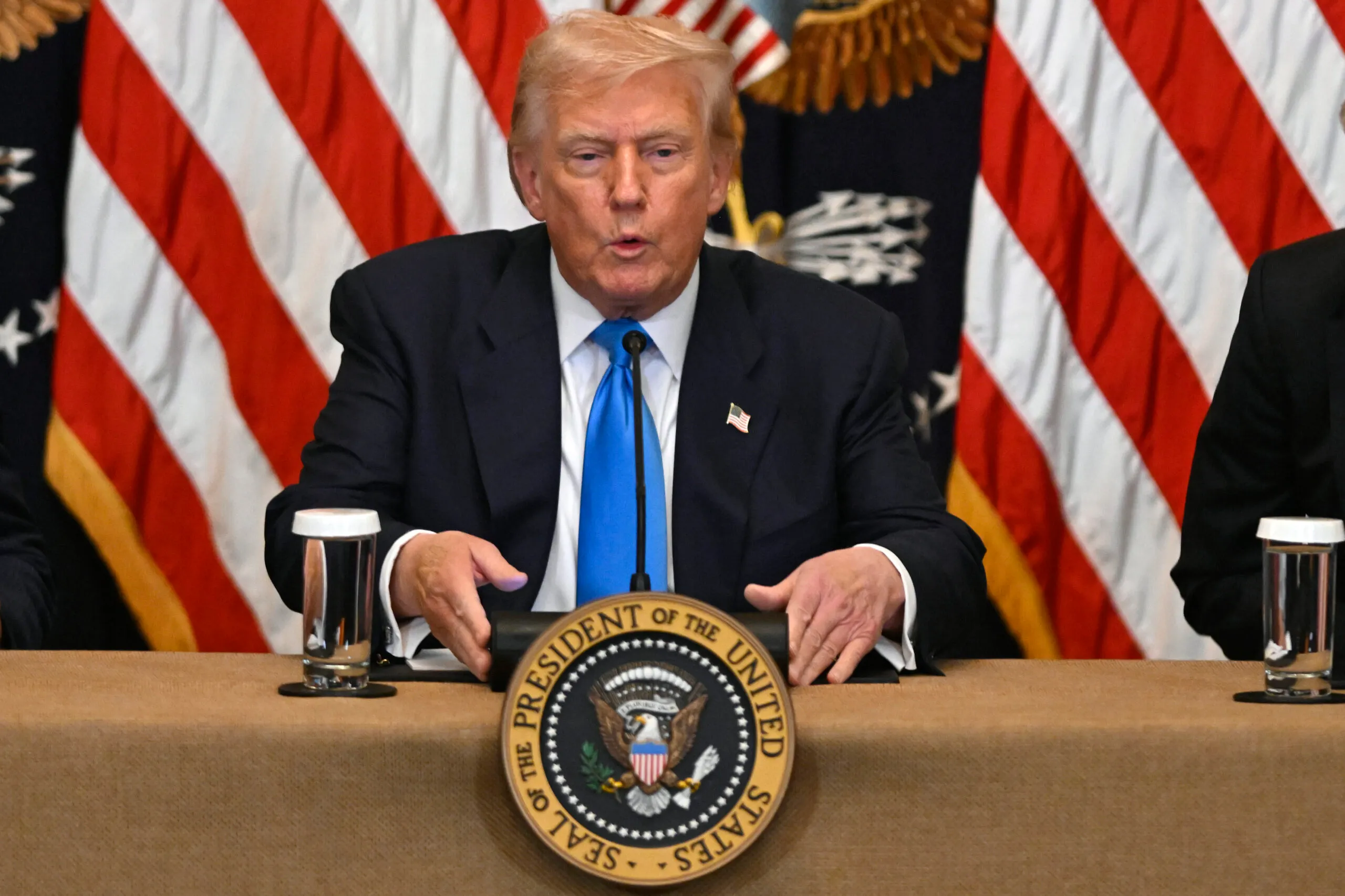 Dazi del 100% sui chip: la svolta protezionista di Trump scuote il mercato mondiale dei semiconduttori