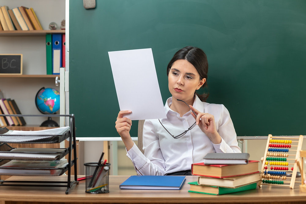 Insegnanti Italiane: Professioniste Sottopagate e Senza Benefit. L'Allarme di Rusconi (ANP) sul Curriculum Flessibile e la Parità nelle Scuole
