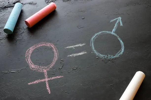 Educazione al rispetto e parità di genere: dal Ministero oltre 3 milioni di euro a INDIRE per nuovi percorsi nelle scuole