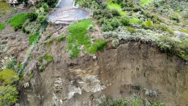 Emergenza Frana a Niscemi: Scuole Chiuse, Oltre 2000 Evacuati e Quartiere in Pericolo