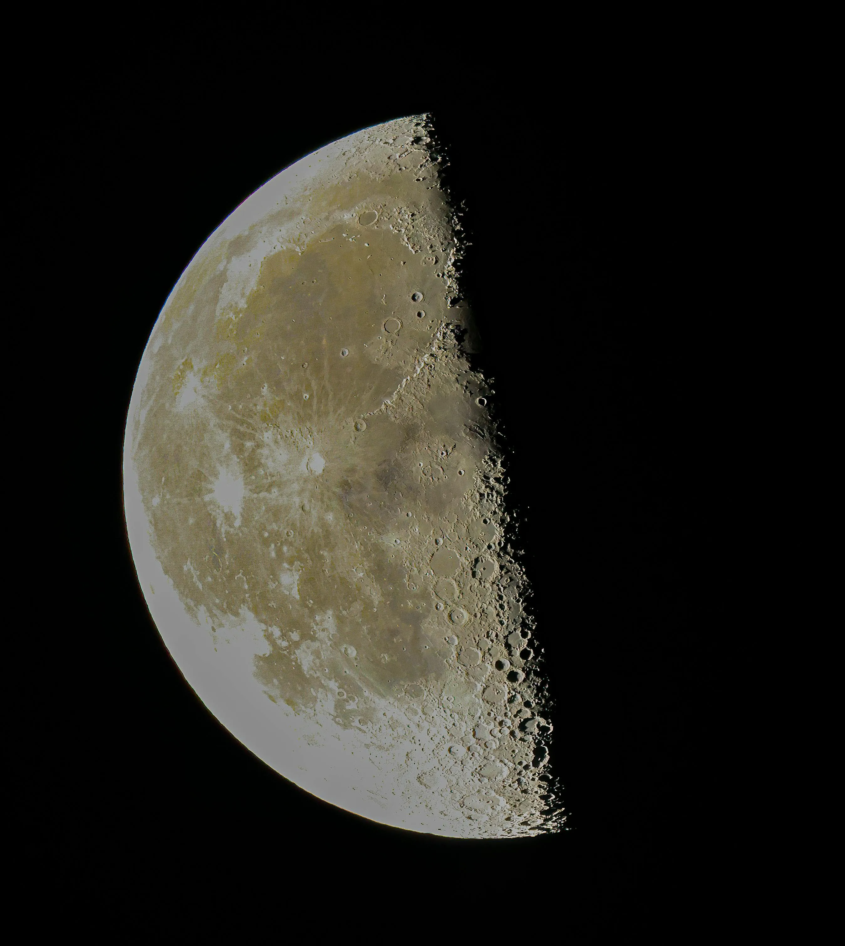 Energia nucleare sulla Luna: gli Stati Uniti puntano al primato con un reattore entro il 2030