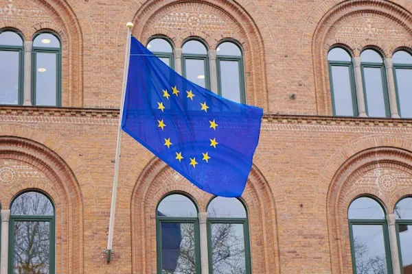 Erasmus Plus 2026: 26 Borse di Tirocinio in Europa per Giovani tra 18 e 35 Anni