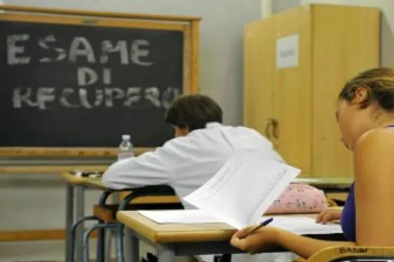 Esami di riparazione, secondo il Mim solo uno studente su sei rischia la bocciatura