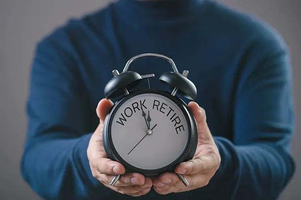 Età pensionabile 2027-2028: cosa cambia per il personale della scuola e la scadenza del fondo Espero