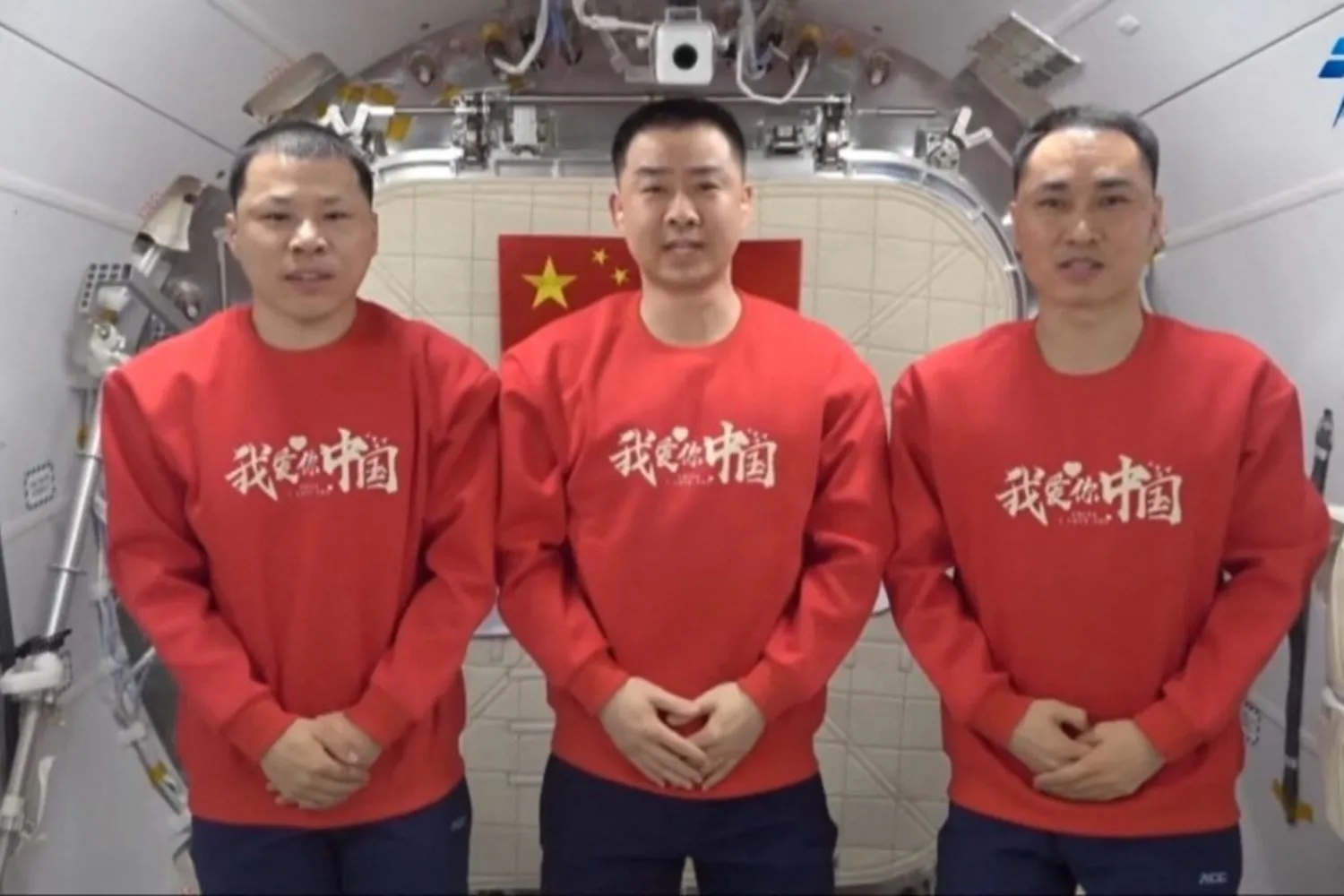 Shenzhou-21: Nuova Tappa per la Cina nello Spazio – Tre Taikonauti Raggiungono la Stazione Tiangong in Tempo Record