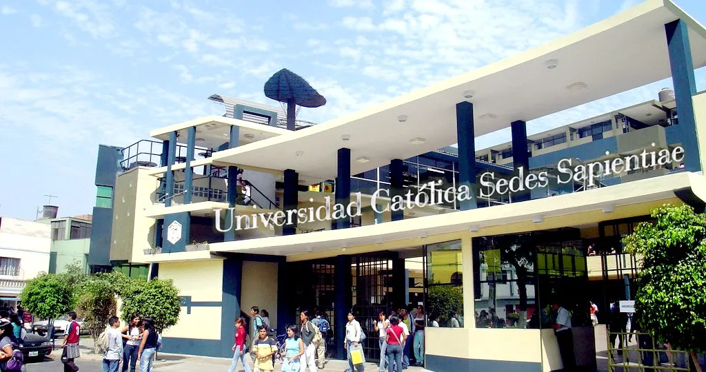 Trasformare il Perù: L’eredità di Andrea Aziani e la missione dell’UCSS nella formazione delle nuove generazioni