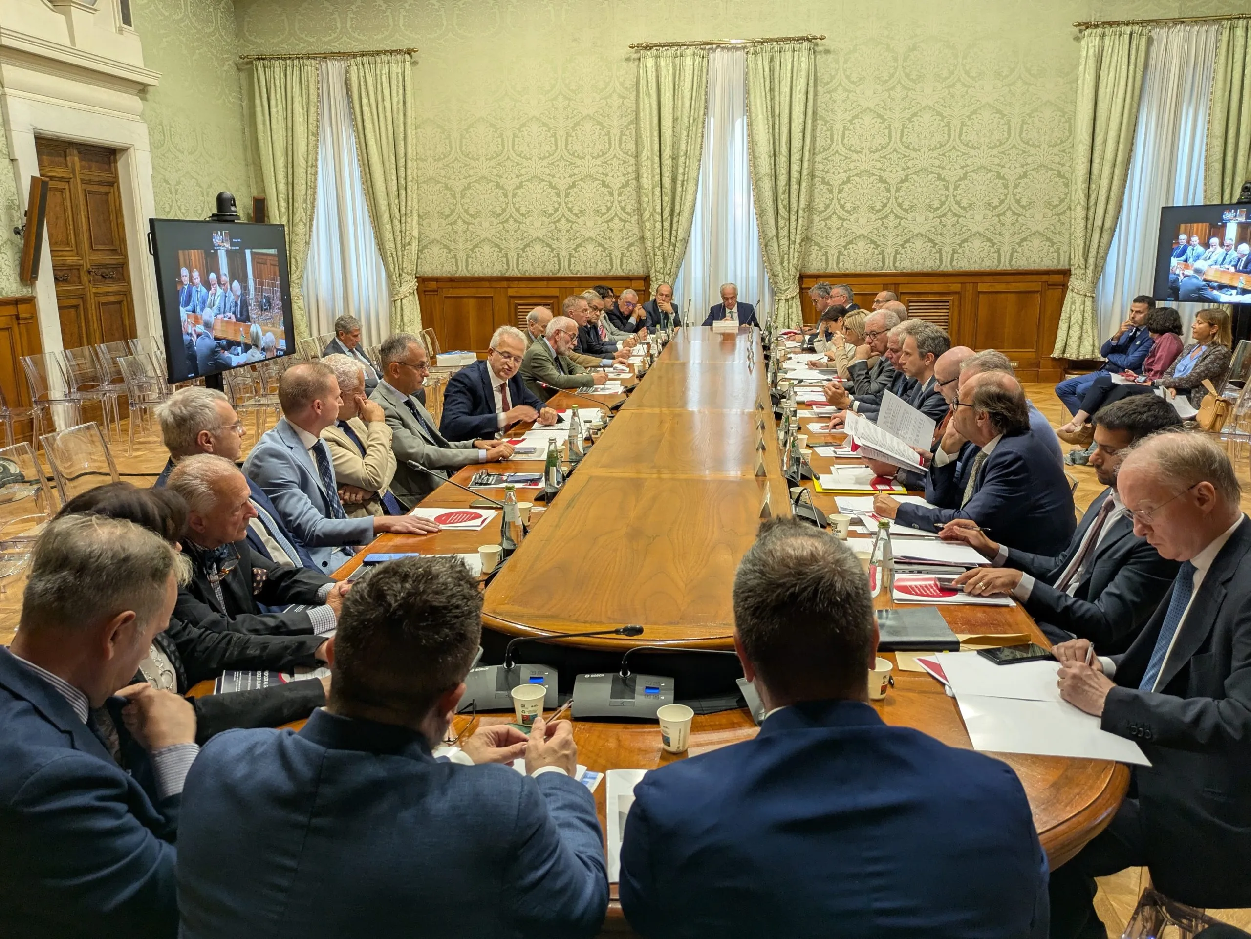 Famiglie al tavolo con il governo: le richieste per il 2027