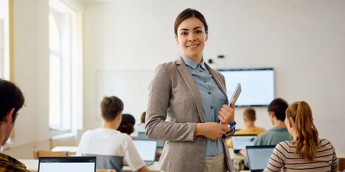 Selezione di Docenti e DSGA per il MAECI: Bando 2025