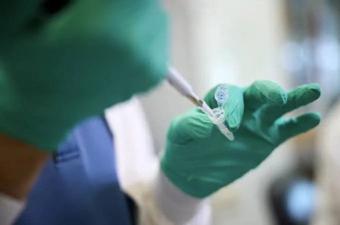 FDA approva il test del sangue PrecivityAD2 per l'Alzheimer dai 40 anni