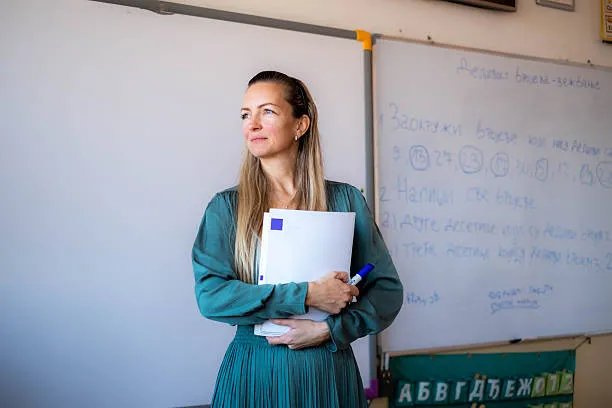 Strategie Concrete per Migliorare l’Attenzione in Classe: Cosa Può Davvero Aiutare i Docenti