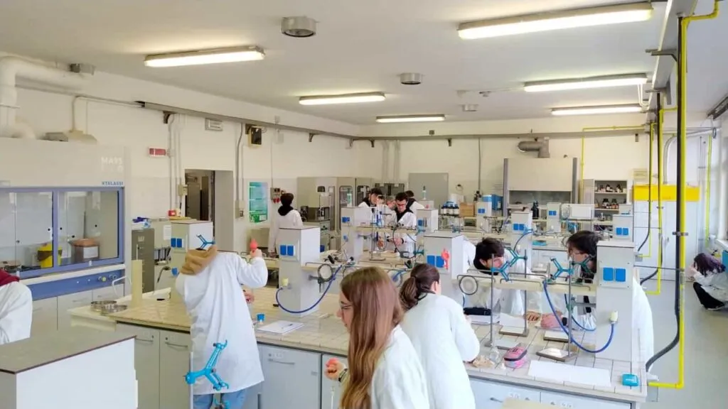 Nuovi Fondi per l’Istruzione Tecnica e Professionale: 210 Milioni di Euro per Laboratori Avanzati