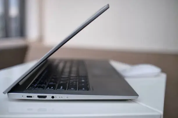 Galaxy Book 6 Pro: il nuovo laptop Samsung costa il 25% in più. Spiegati i motivi dell’aumento di prezzo rispetto al 5 Pro