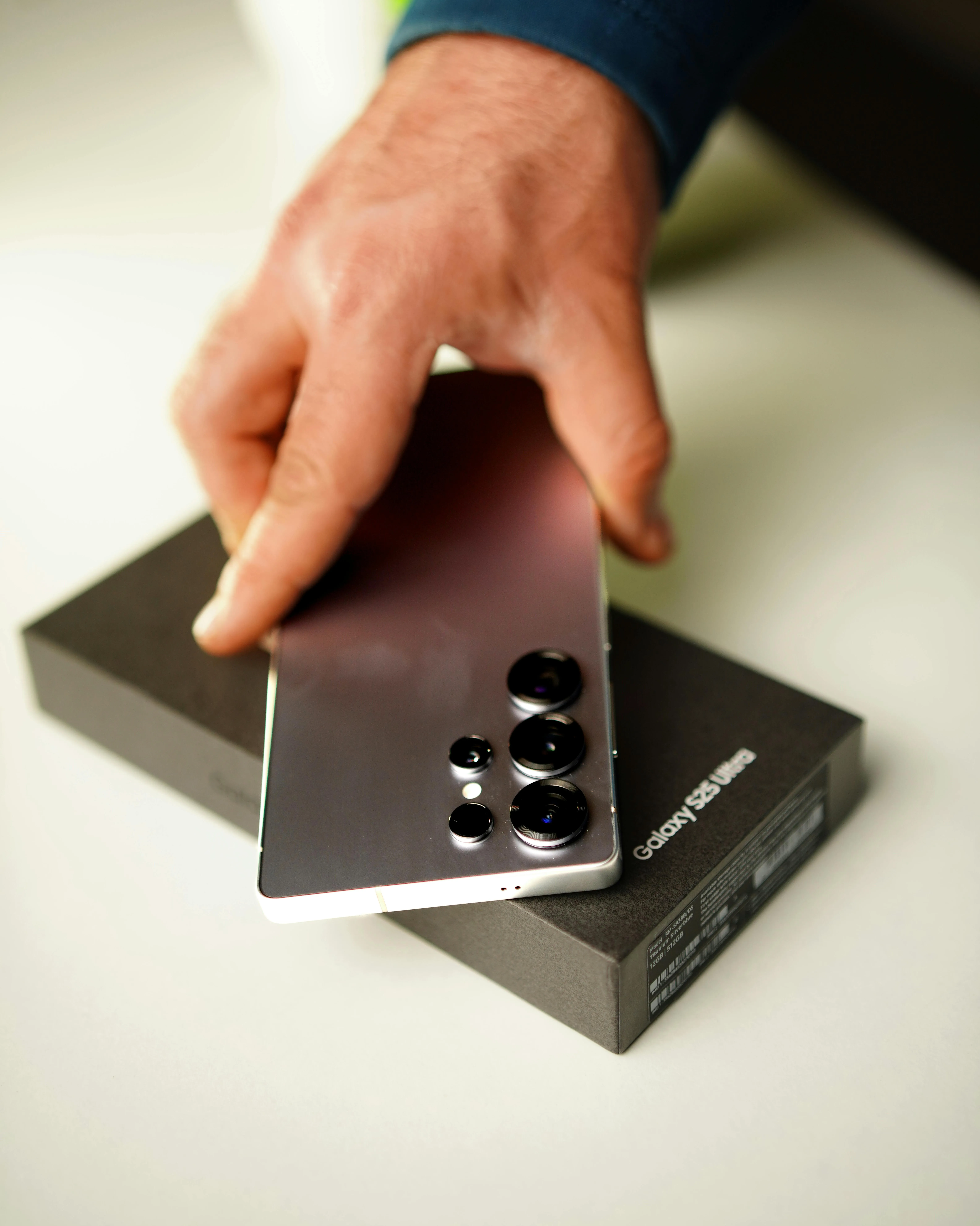 Galaxy S26 Ultra, lo smartphone Samsung che punta tutto su fotocamera e privacy: cosa sapere