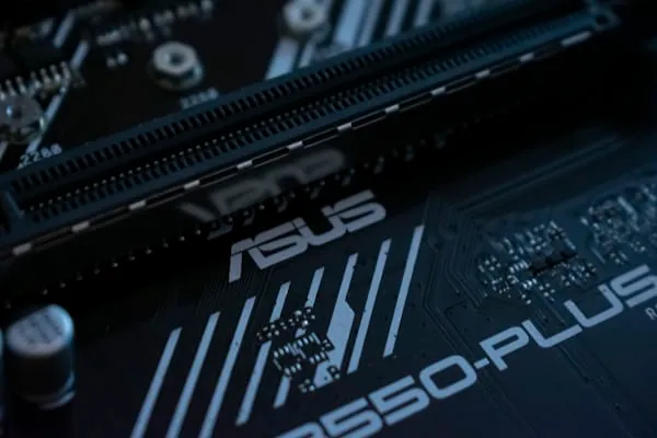 GeForce RTX 5070 Ti: ASUS e NVIDIA rassicurano utenti e mercato sulla continuità della produzione