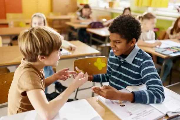 Gestione dei conflitti a scuola: strategie, ruolo delle commissioni interne e opportunità di crescita educativa