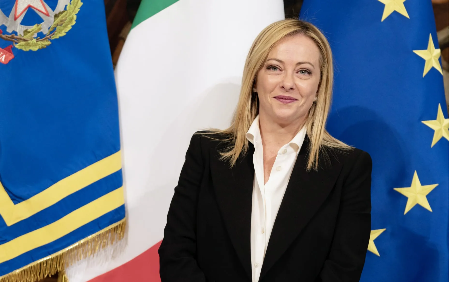 Caso Almasri: perché Giorgia Meloni è stata archiviata e i Ministri restano indagati. Scontri tra Governo e Magistratura