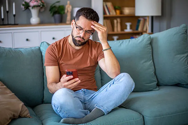 Pausa dai Social Media: I Benefici Misurabili per la Salute Mentale Giovane