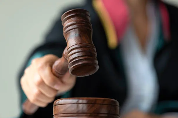 Due Anni di Bocciatura nel Periodo di Prova: La Corte di Cassazione Ribadisce la Legittimità della Dispensa dal Servizio dei Docenti