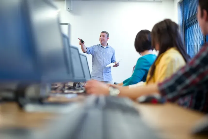 Google porta Gemini in classe, AI Plus gratis agli universitari. Tutte le novità tecnologiche del prossimo anno scolastico