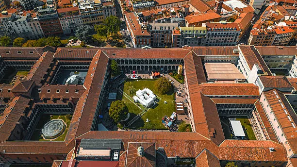Grade inflation italiana: voto medio sale a 103,8 in dieci anni