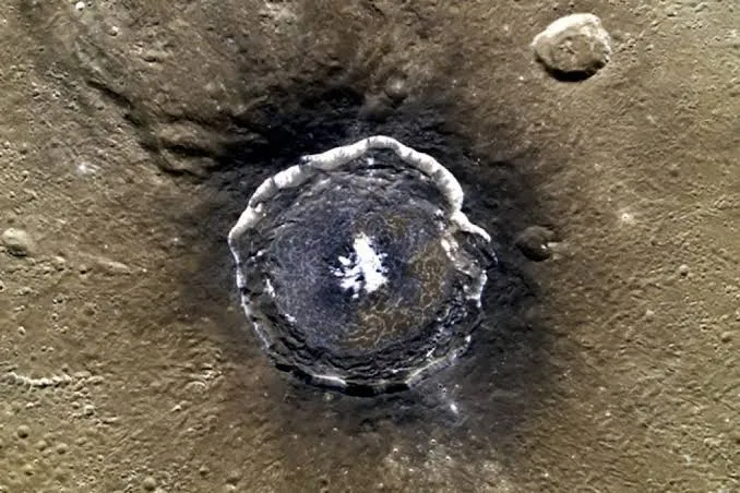 Grafite nella crosta di Mercurio: perché la contrazione supera 23 km