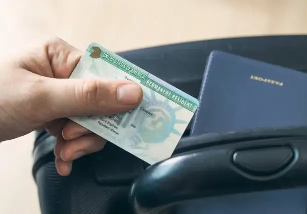 Green card USA: la nuova regola obbliga i non-immigrati a tornare in patria