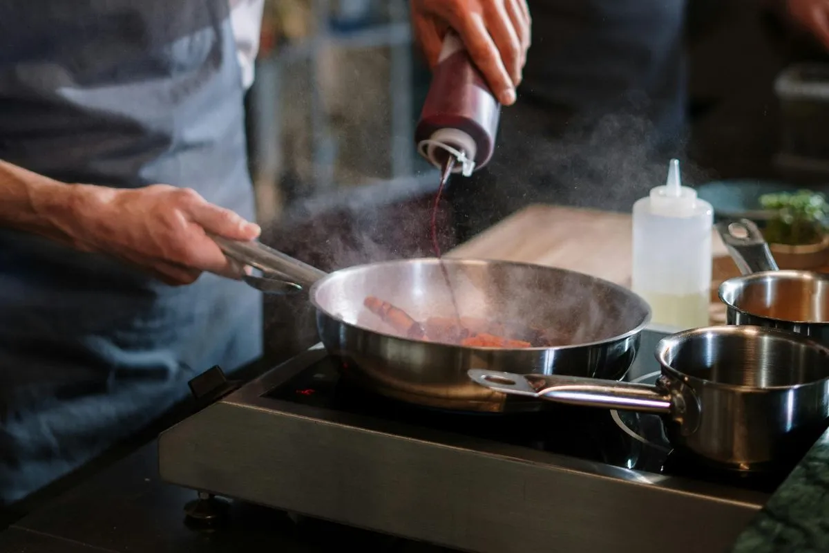 Guida Completa alle Materie e Opportunità dell'Istituto Alberghiero