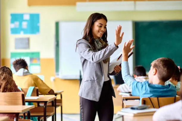 Supplenze Docenti 2025/26: Riserva del 15% solo per chi ha svolto il Servizio Civile Universale secondo il chiarimento di Livorno