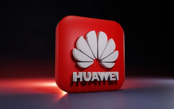 Huawei porta la connettività satellitare sugli smartphone economici: la strategia che cambia le regole