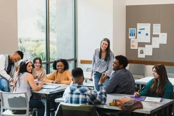 Educazione sessuale a scuola: fra consenso, ideologia e il ritorno al "timore di Manzoni"