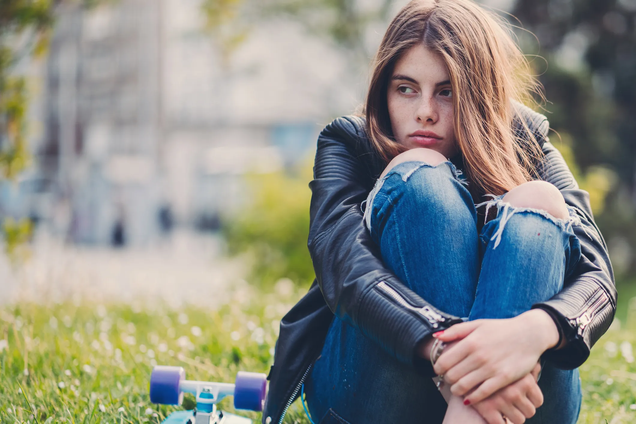 Adolescenti e Disagio: Verso una Nuova Paternità Educativa. L'importanza della Presenza Adulta Oggi