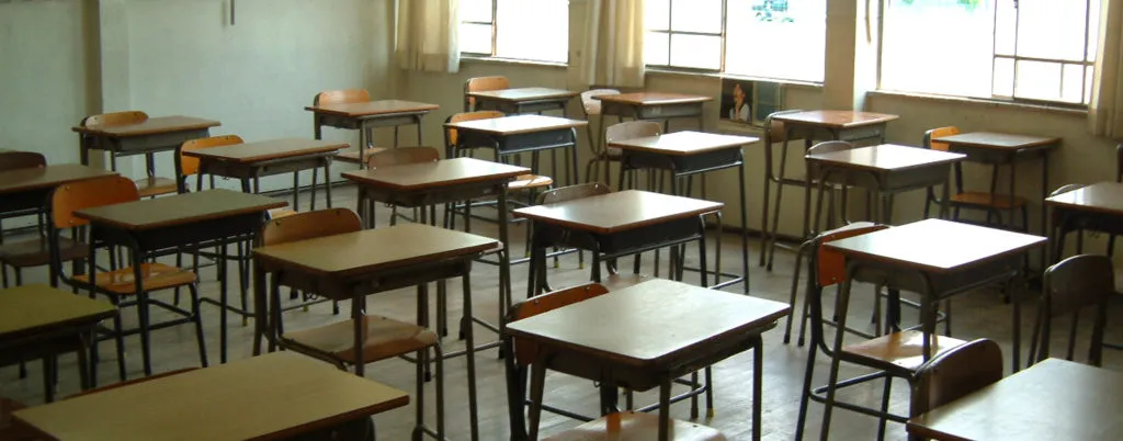 Il caso Pordenone e i numeri del MIM: metà delle aule senza certificati