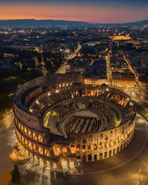 Il Colosseo si Illumina per il Giorno della Memoria: Un Simbolo di Ricordo e Rinascita