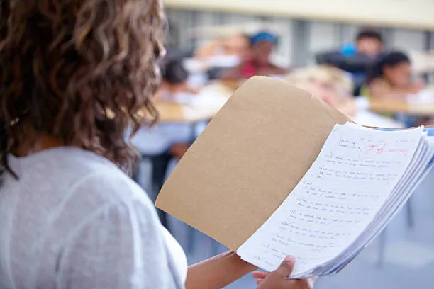 Il decreto n.59/2026 taglia la Carta docente: da 500 a 383 euro