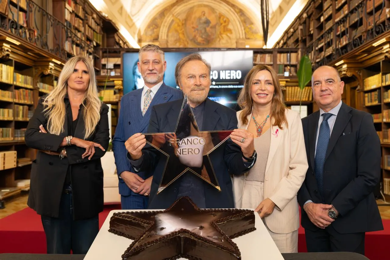 Il Ministero della Cultura Giuli e la sottosegretaria Borgonzoni celebrano al Collegio Romano l'attore Franco Nero per la Walk of Fame