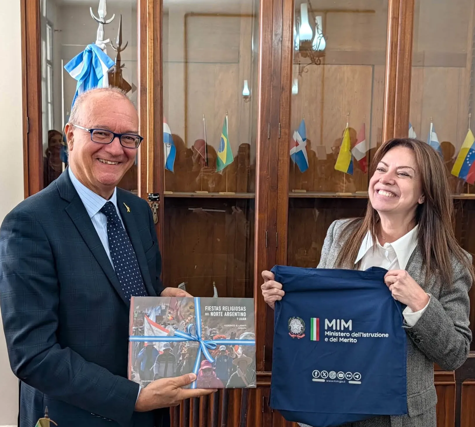 Il ministro Valditara e la ministra argentina Pettovello firmano il Memorandum per la cooperazione su istruzione e formazione