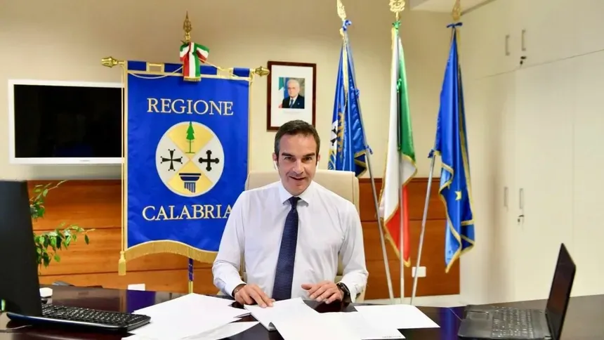 Il presidente Occhiuto rilancia il Reddito di merito per trattenere i giovani talenti alla Summer School di Pizzo Calabro