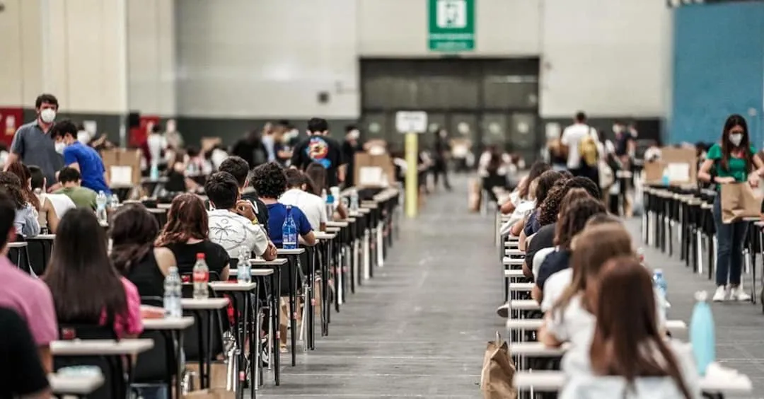 Scuola e Concorsi 2025: Opportunità, Ostacoli e la Nuova Sfida della Precarietà per i Docenti