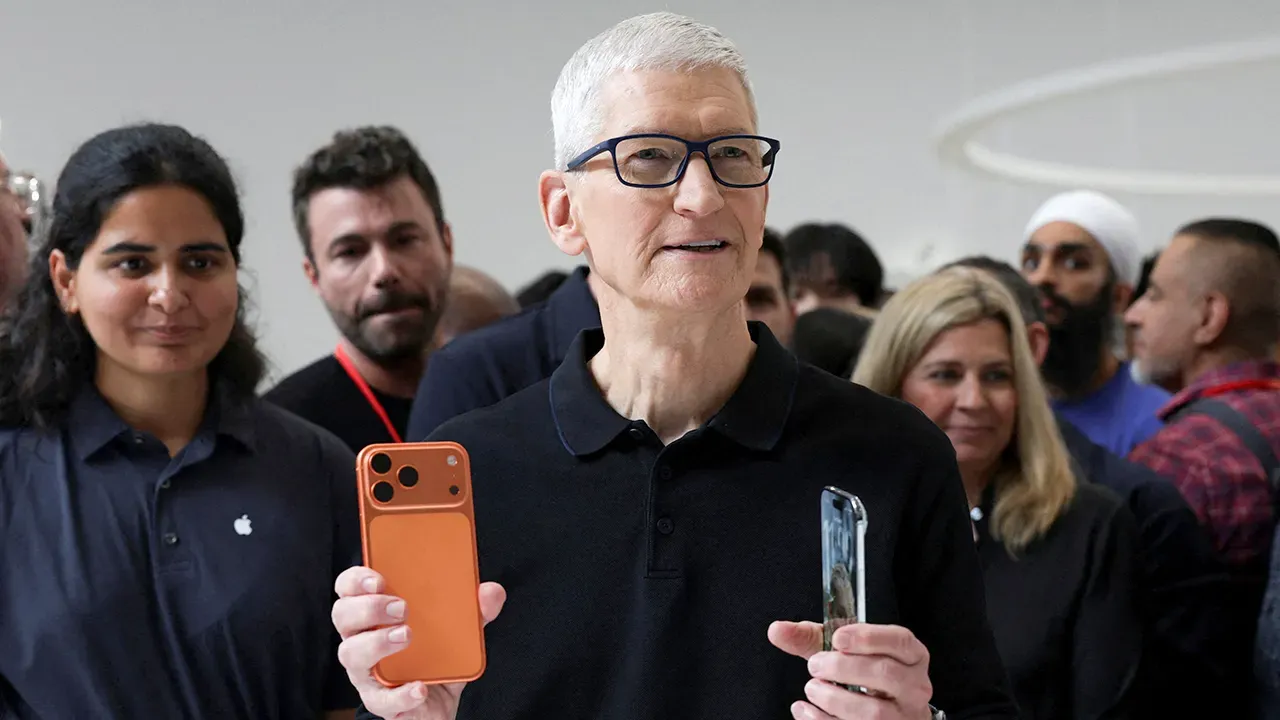iPhone Air: Tim Cook Svela Le Strategie di Apple per Una Durata della Batteria Senza Precedenti