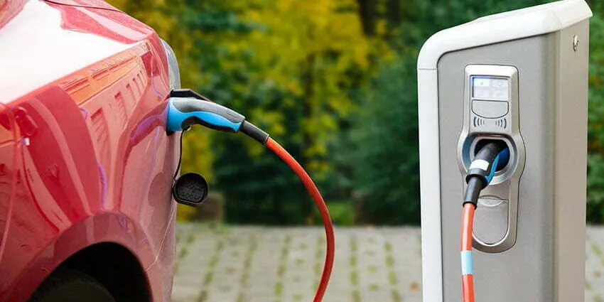 Bonus Auto Elettriche 2025: Guida Completa alla Domanda e Tutti i Requisiti