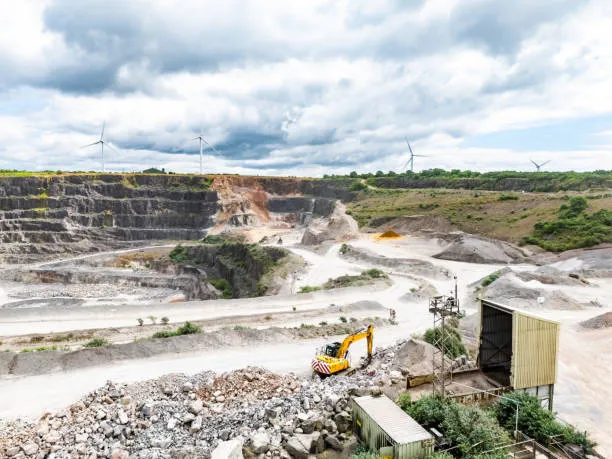 Innovazione nell'Estrazione delle Terre Rare: La Nuova Frontiera del Recupero dagli Scarti Minerari
