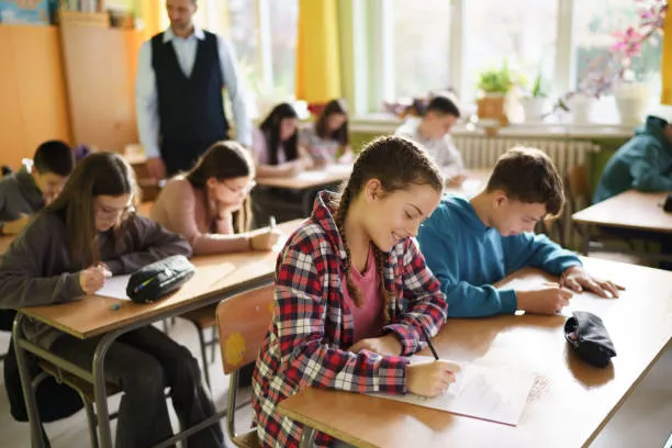 Inquiry Based Science Education: Un Nuovo Paradigma tra Metodo Scientifico e Libertà di Insegnamento nella Scuola Italiana