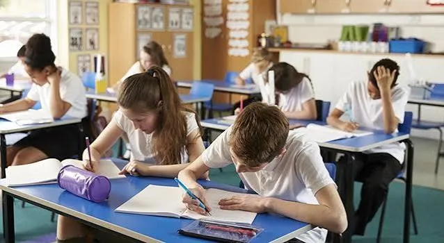 Insegnare a ragionare: solo il 49% dei diplomati 2025 è al livello INVALSI