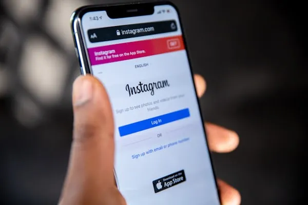 Instagram rivoluziona la personalizzazione: ecco come gli utenti possono ora controllare l’algoritmo dei suggerimenti