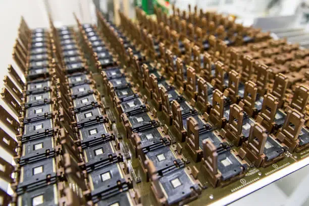 Intel entra in Terafab: cosa farà concretamente nella mega-fabbrica di chip AI voluta da Musk