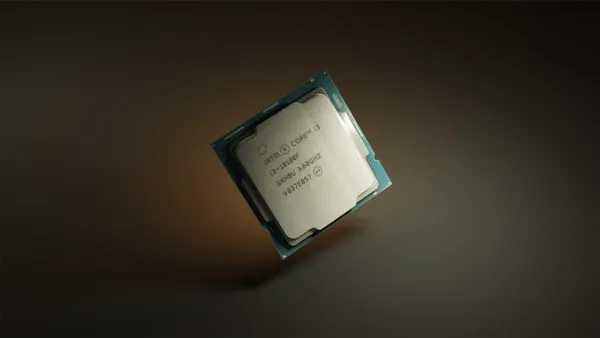 Intel pronta ad aumentare i prezzi delle CPU fino al 10%: cosa cambia per chi compra un PC