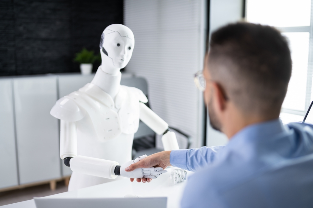 Cluely: La startup che rivoluziona esami e colloqui di lavoro con intelligenza artificiale