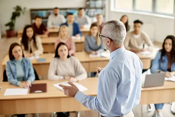 Interpello Assistente Tecnico Meccanica a Siena: Opportunità di Supplenza all’Istituto B. Ricasoli, Domande Entro il 18 Settembre