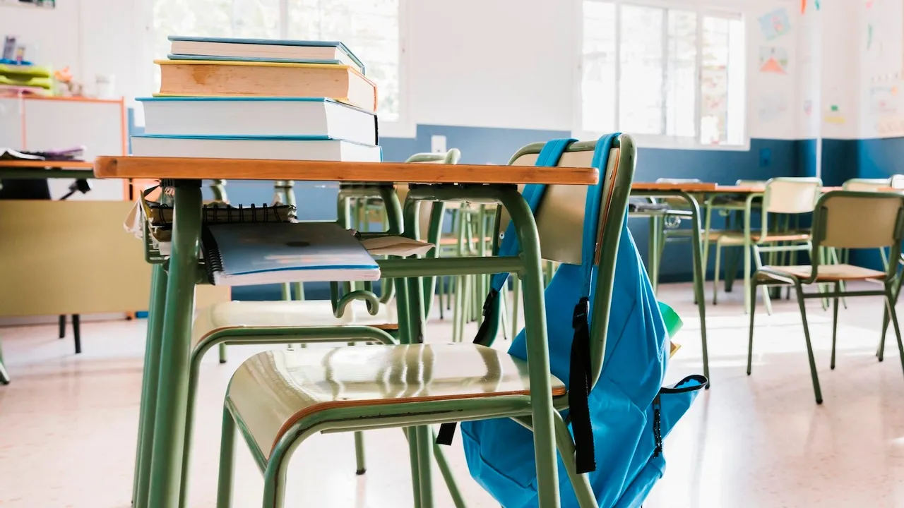 Ripensare la scuola italiana: quando meno è più nei processi formativi